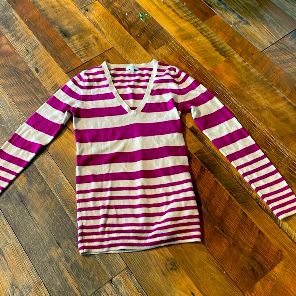 Gap sweater
